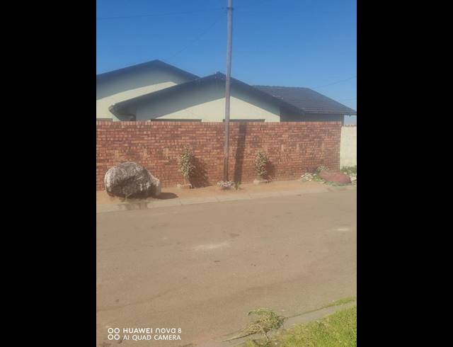 3 BEDROOM HOUSE FOR SALE IN JABAVU
